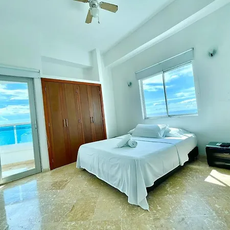 Apartamento Hermoso Con Balcon Y Vista Al Mar.