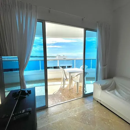 Apartamento Hermoso Con Balcon Y Vista Al Mar.