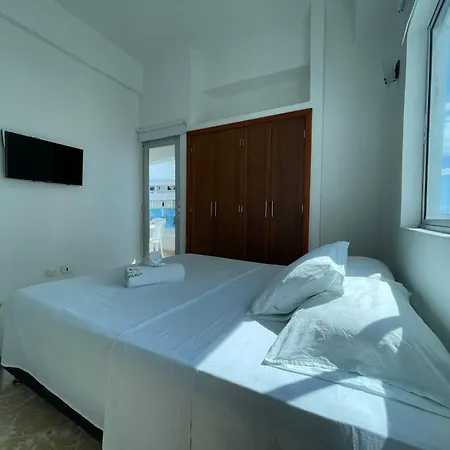 Hermoso Con Balcon Y Vista Al Mar.